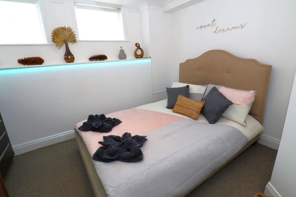 New Sunset Square Eastbourne 2 Bed Apartment, Long Stay Welcome Bagian luar foto