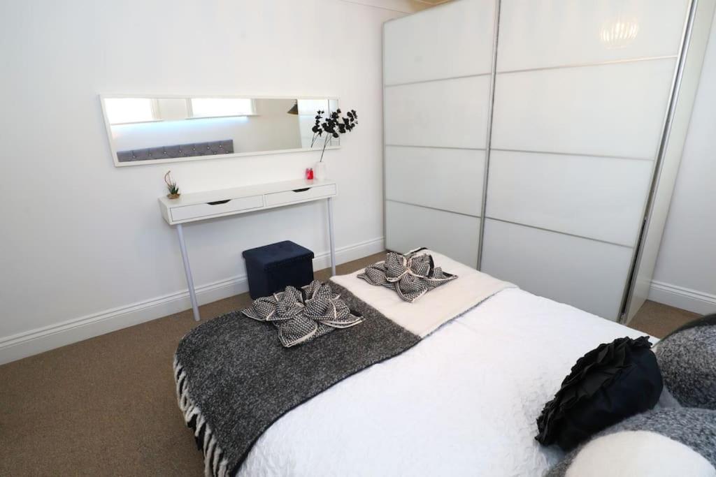 New Sunset Square Eastbourne 2 Bed Apartment, Long Stay Welcome Bagian luar foto